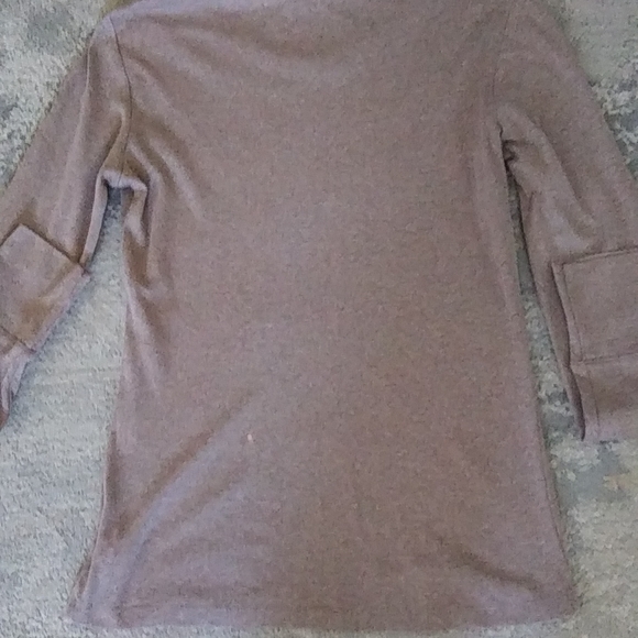 GAP WOMEN'S LONG SLEEVE CREWNECK TEE SHIRT,FITTED/CLINGY, COLOR-TAUPE,S-MED - Picture 5 of 9